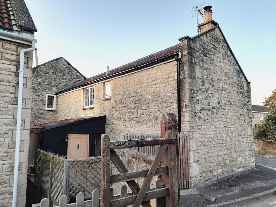 Converted Barn In Bath Extérieur photo